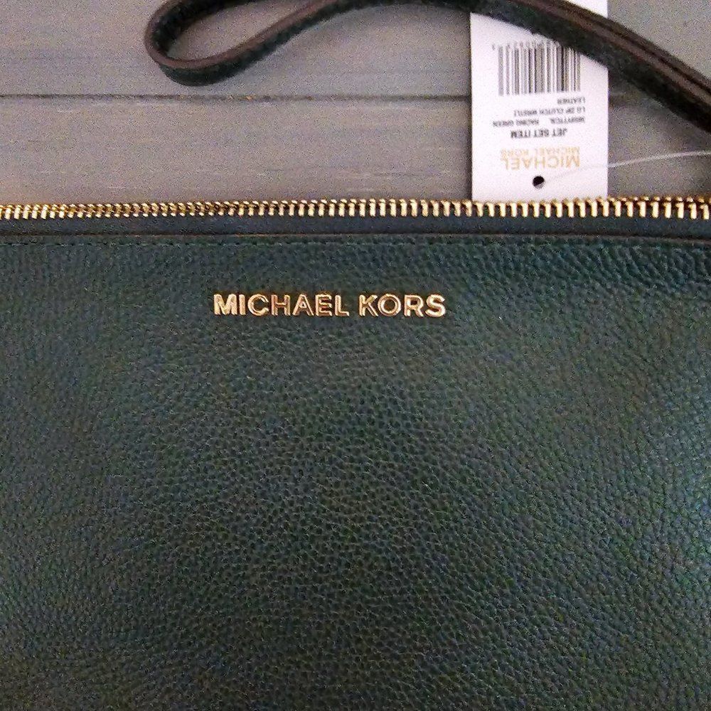 Michael Kors Women's Green Pebble Leather Travel Jet Set Zip Clutch Wristlet - Picture 4 of 5